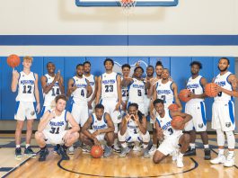 Group photo of the men's basketball team.